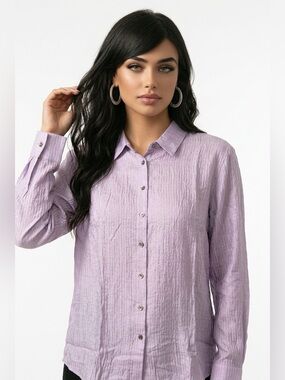Lilac Button-Front Women's Shirt - Classic Collared Top women’s size large
